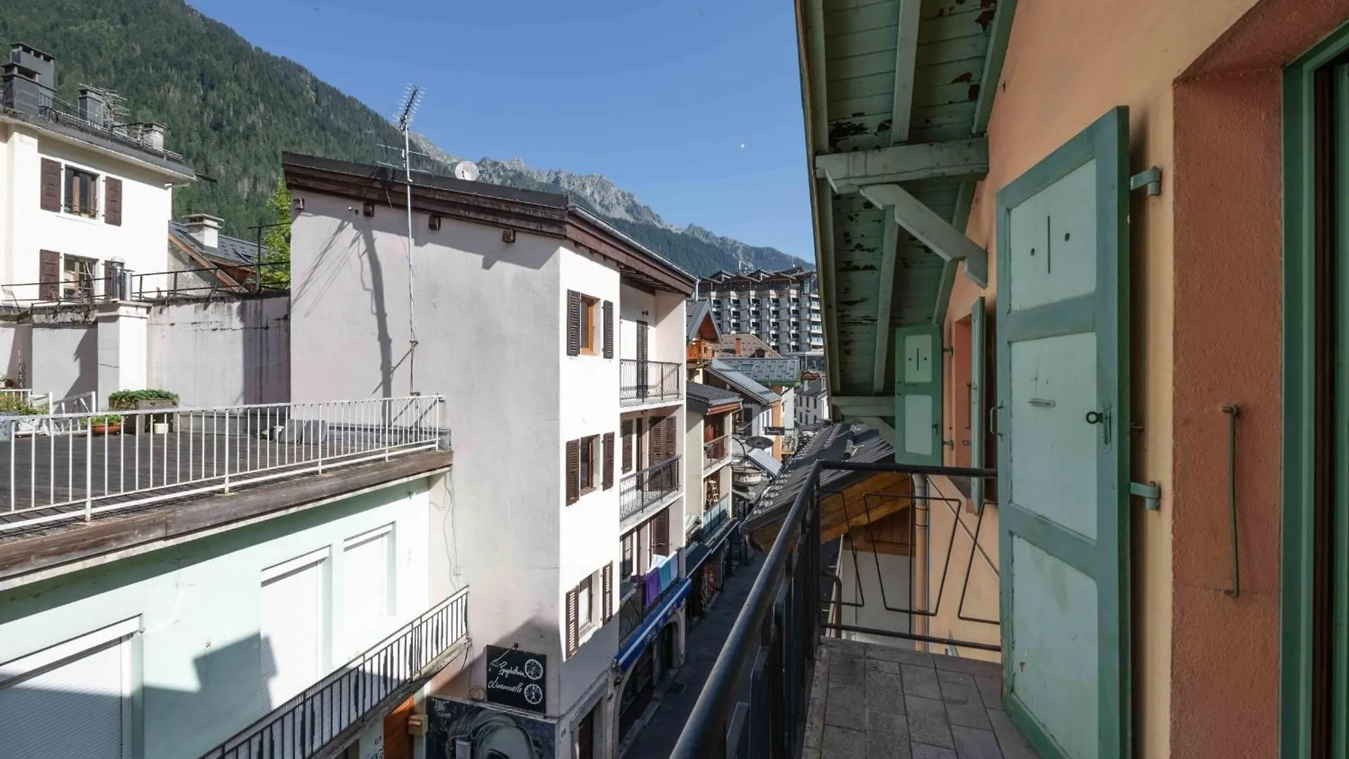 Spacious Loft On Pedestrian Street With Views Chamonix Appartement