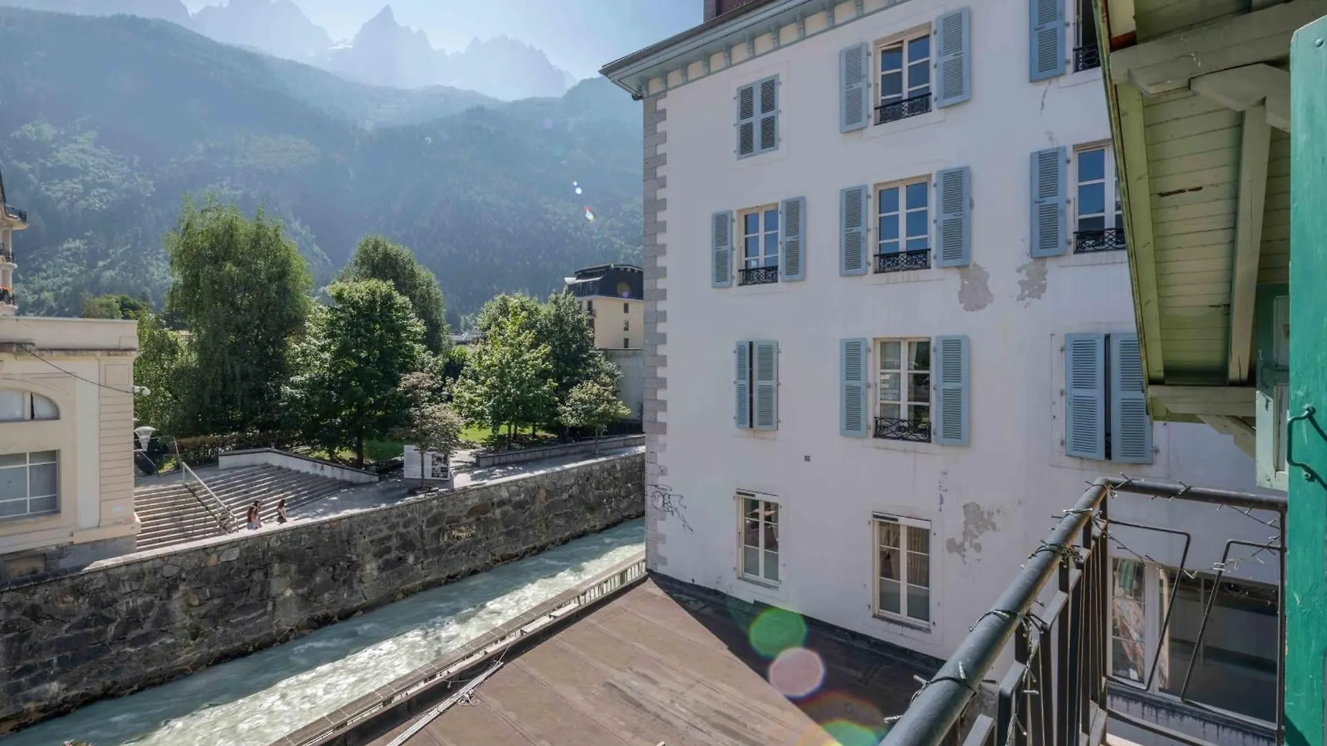 Spacious Loft On Pedestrian Street With Views Chamonix Appartement